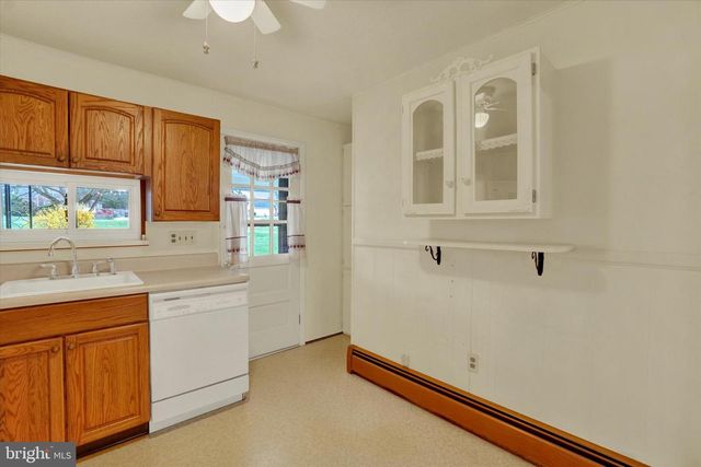 26 OAK ST, York, PA 17402