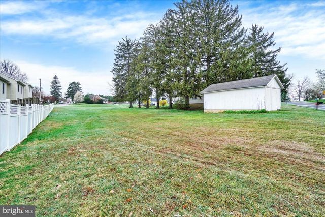 26 OAK ST, York, PA 17402