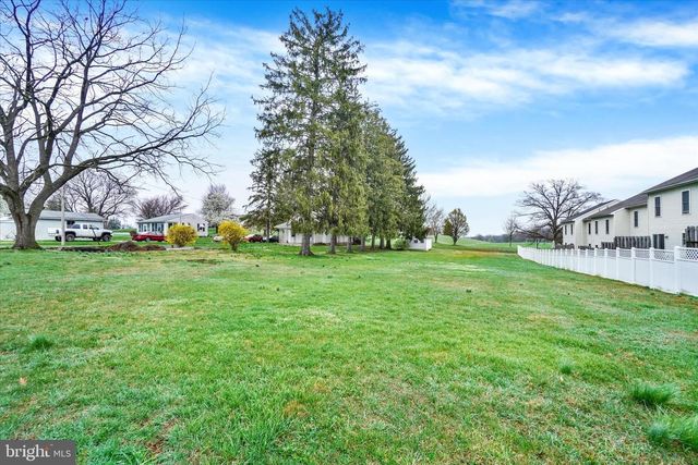 26 OAK ST, York, PA 17402