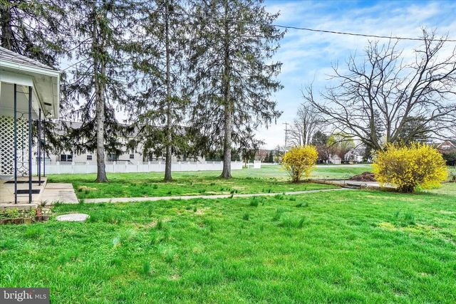 26 OAK ST, York, PA 17402