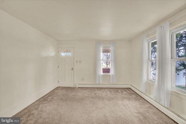 26 OAK ST, York, PA 17402