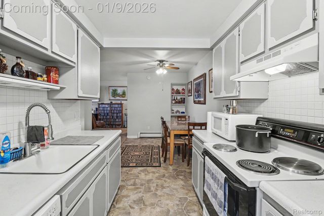 21440 Beaconsfield Street, St. Clair Shores, MI 48080