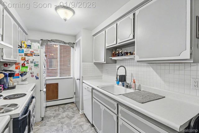 21440 Beaconsfield Street, St. Clair Shores, MI 48080