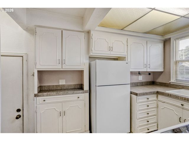 7354 N WAYLAND Ave, Portland, OR 97203