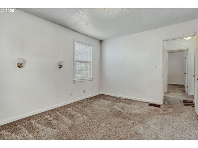 7354 N WAYLAND Ave, Portland, OR 97203