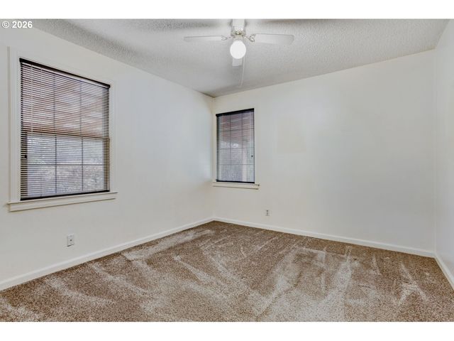 7354 N WAYLAND Ave, Portland, OR 97203