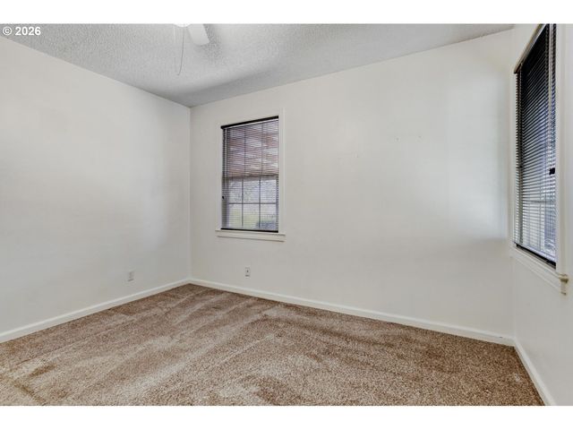 7354 N WAYLAND Ave, Portland, OR 97203