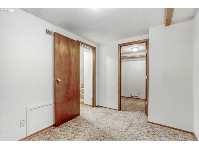 7354 N WAYLAND Ave, Portland, OR 97203