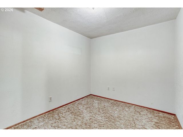 7354 N WAYLAND Ave, Portland, OR 97203