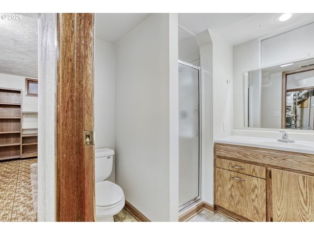 7354 N WAYLAND Ave, Portland, OR 97203