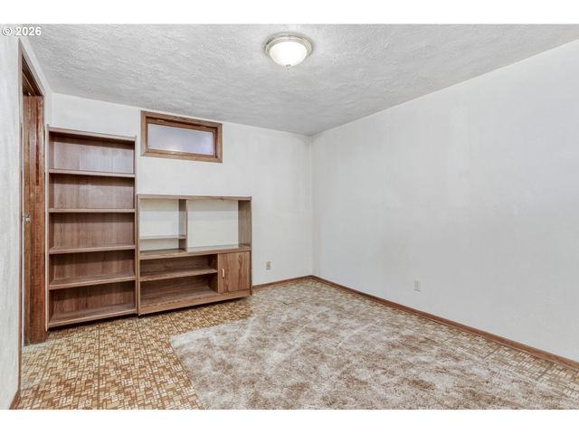 7354 N WAYLAND Ave, Portland, OR 97203