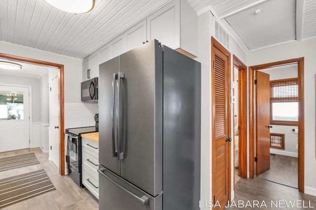 1738 Waukazoo Drive, Park Twp, MI 49424