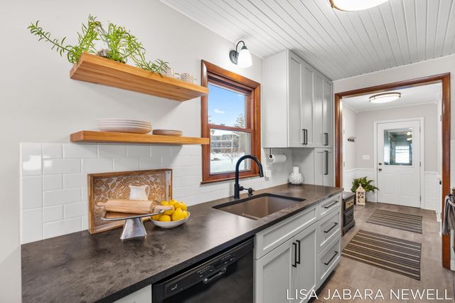 1738 Waukazoo Drive, Park Twp, MI 49424