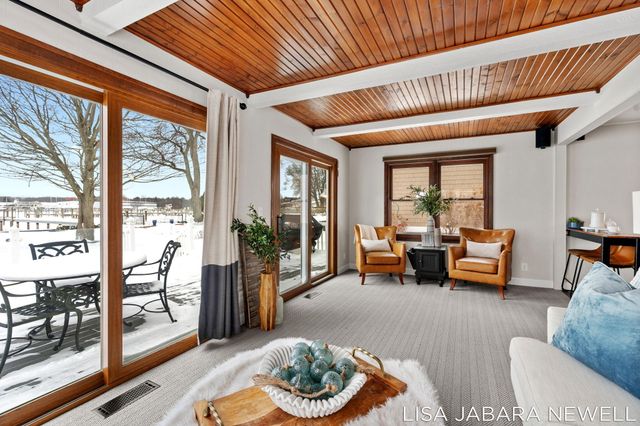 1738 Waukazoo Drive, Park Twp, MI 49424