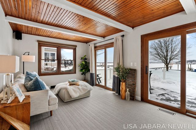 1738 Waukazoo Drive, Park Twp, MI 49424