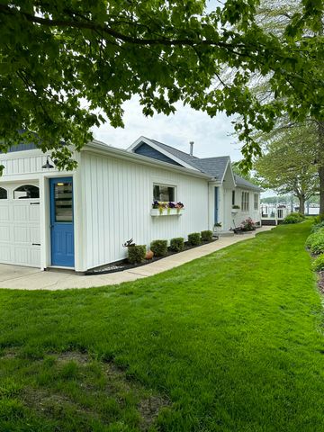 1738 Waukazoo Drive, Park Twp, MI 49424