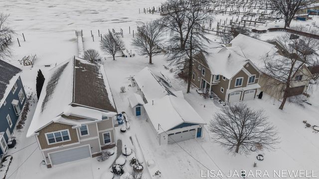 1738 Waukazoo Drive, Park Twp, MI 49424