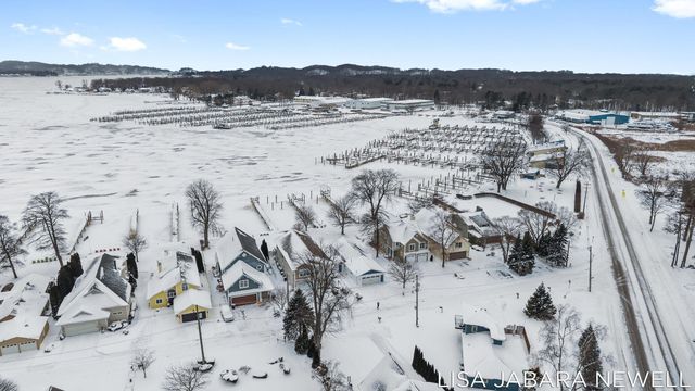 1738 Waukazoo Drive, Park Twp, MI 49424