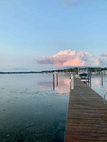 1738 Waukazoo Drive, Park Twp, MI 49424