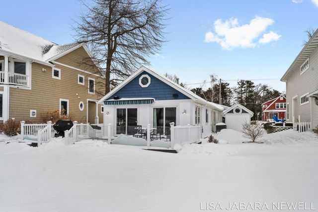 1738 Waukazoo Drive, Park Twp, MI 49424