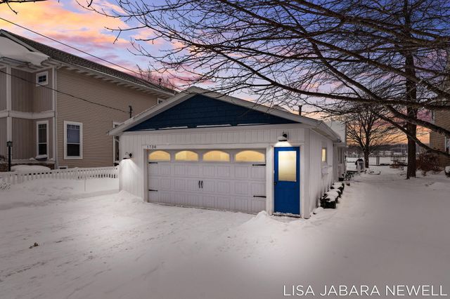 1738 Waukazoo Drive, Park Twp, MI 49424