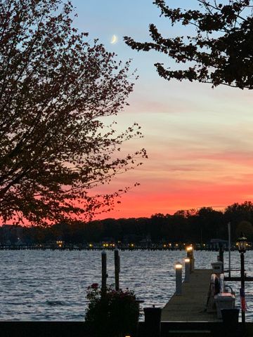 1738 Waukazoo Drive, Park Twp, MI 49424