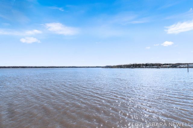 1738 Waukazoo Drive, Park Twp, MI 49424