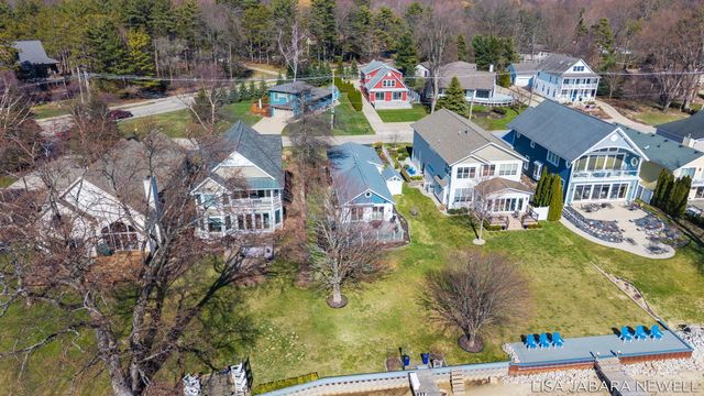 1738 Waukazoo Drive, Park Twp, MI 49424