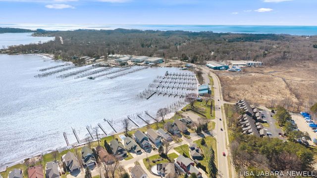 1738 Waukazoo Drive, Park Twp, MI 49424