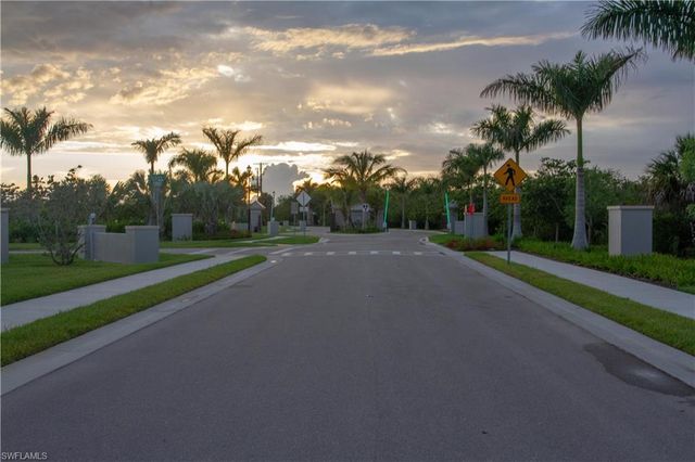 262 Indies Dr # 101, Naples, FL 34114