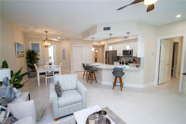 262 Indies Dr # 101, Naples, FL 34114