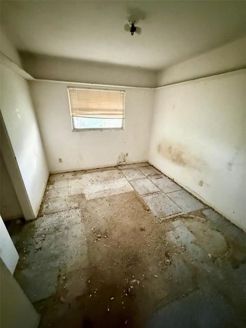 8537 74TH AVENUE N, Seminole, FL 33777