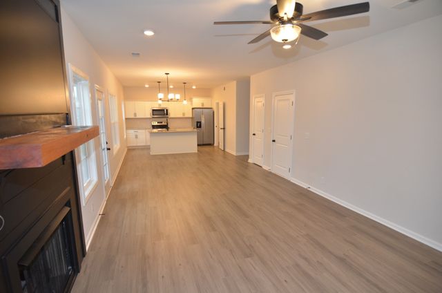 322 Galway Dr, Clarksville, TN 37042