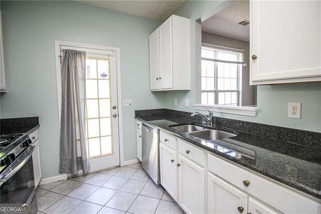 6476 Portside Way, Flowery Branch, GA 30542