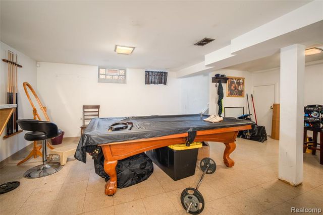 21328 Sloan Drive, Harper Woods, MI 48225