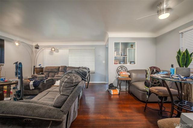 21328 Sloan Drive, Harper Woods, MI 48225