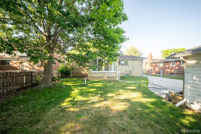 21328 Sloan Drive, Harper Woods, MI 48225
