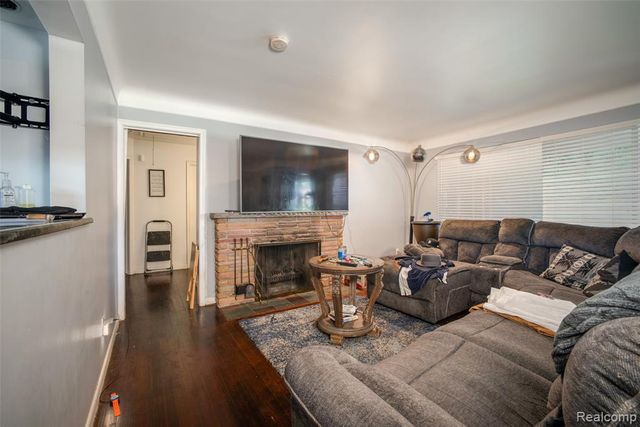 21328 Sloan Drive, Harper Woods, MI 48225