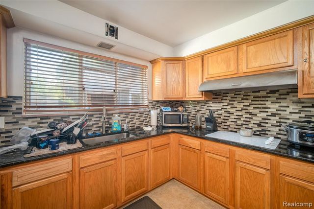 21328 Sloan Drive, Harper Woods, MI 48225