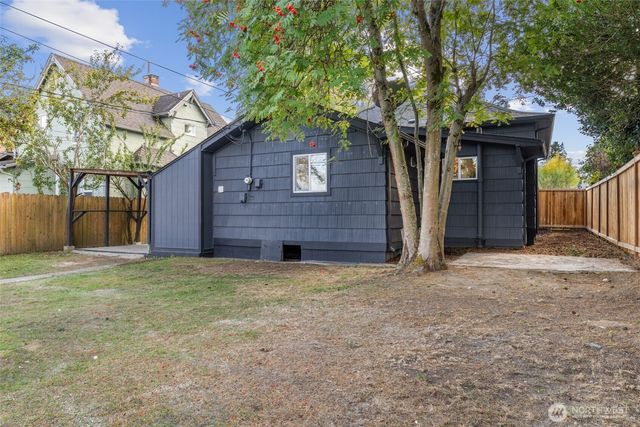 1109 S 61st Street, Tacoma, WA 98408