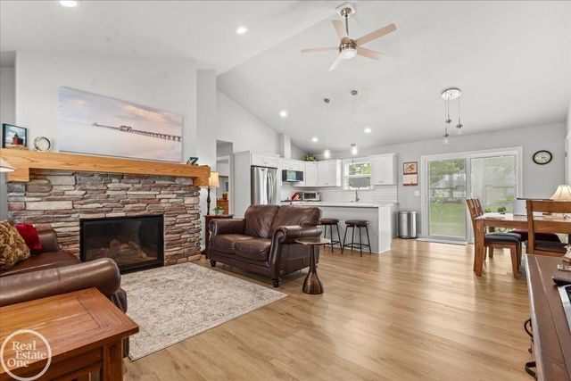 1827 Riley Road, St Clair, MI 48079