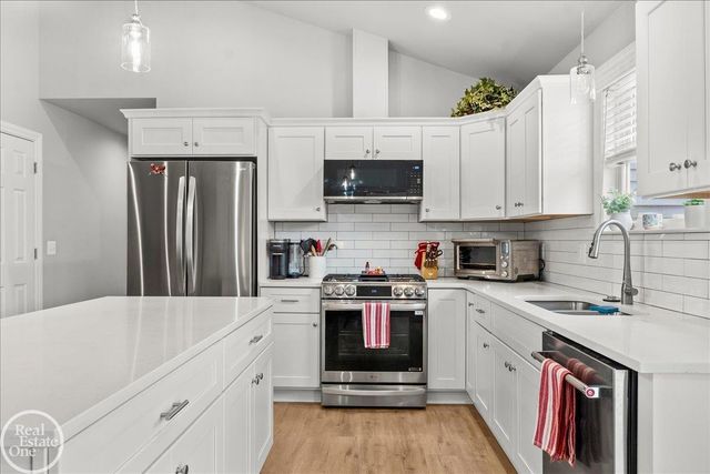 1827 Riley Road, St Clair, MI 48079