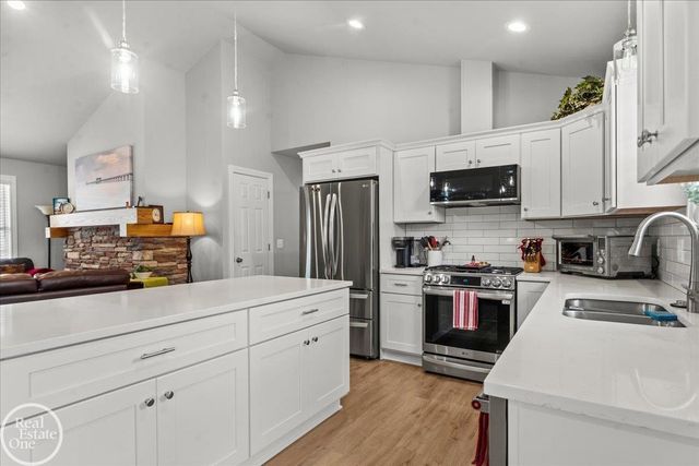 1827 Riley Road, St Clair, MI 48079