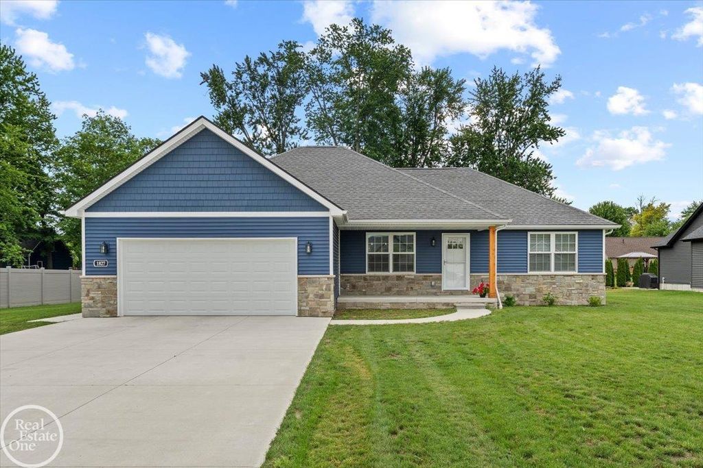 1827 Riley Road, St Clair, MI 48079
