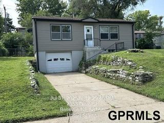 2353 Olive Street, Bellevue, NE 68147