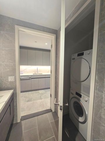 13336 37th Avenue 5N, Flushing, NY 11354