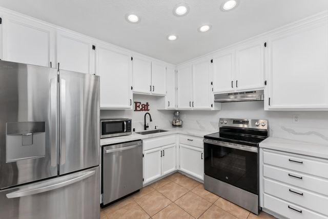 7427 Sunrise Blvd, Citrus Heights, CA 95610