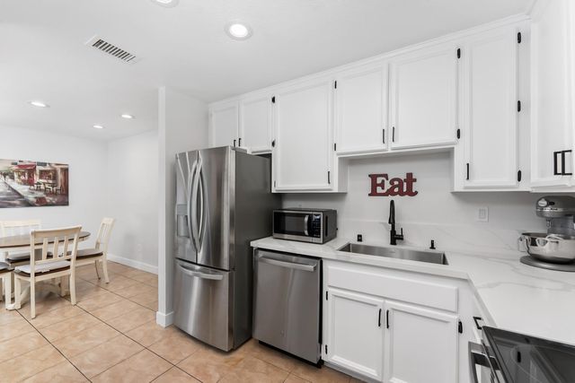 7427 Sunrise Blvd, Citrus Heights, CA 95610