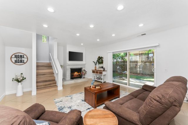 7427 Sunrise Blvd, Citrus Heights, CA 95610