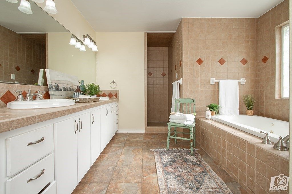 Image 11 of property listing at 101 Las Lomas Dr, San Angelo, TX 76904